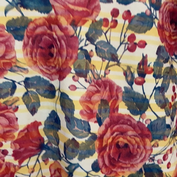 LulaRoe Floral Baseball Tee - Picture 3 of 6